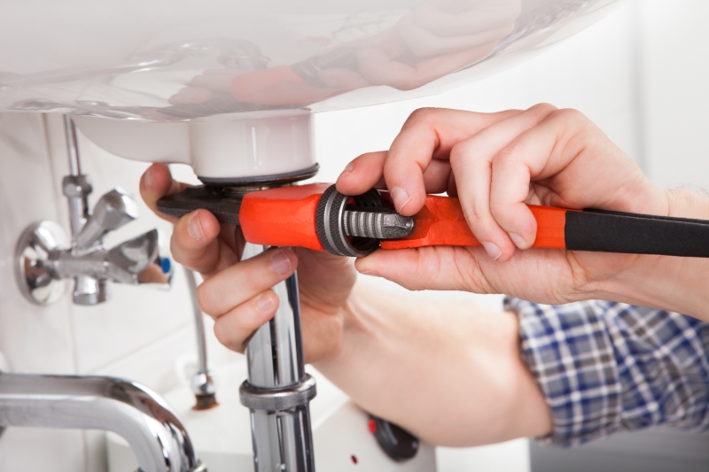 Emergency plumber attending a job in Swiss Cottage